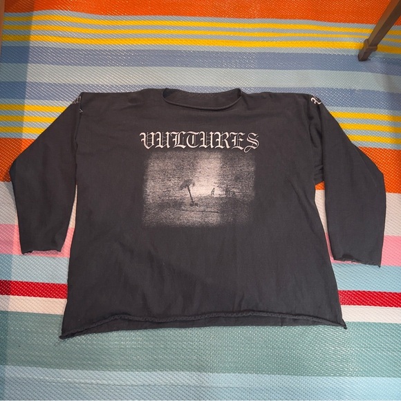 Yeezy Vultures Graphic Long Sleeve Tee Black White Mens Size 2 M/L Fit - Picture 1 of 3